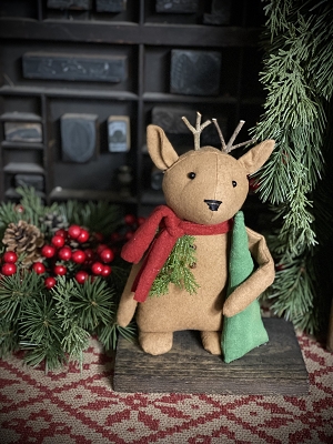 Handmade Reindeer with Tree 10